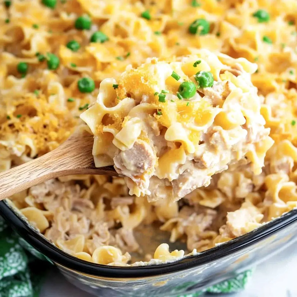 Creamy Tuna Noodle Casserole: Quick Dinner Delight!