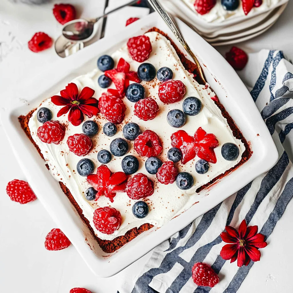 Berry Tiramisu Delight: A Refreshing Dessert Recipe!