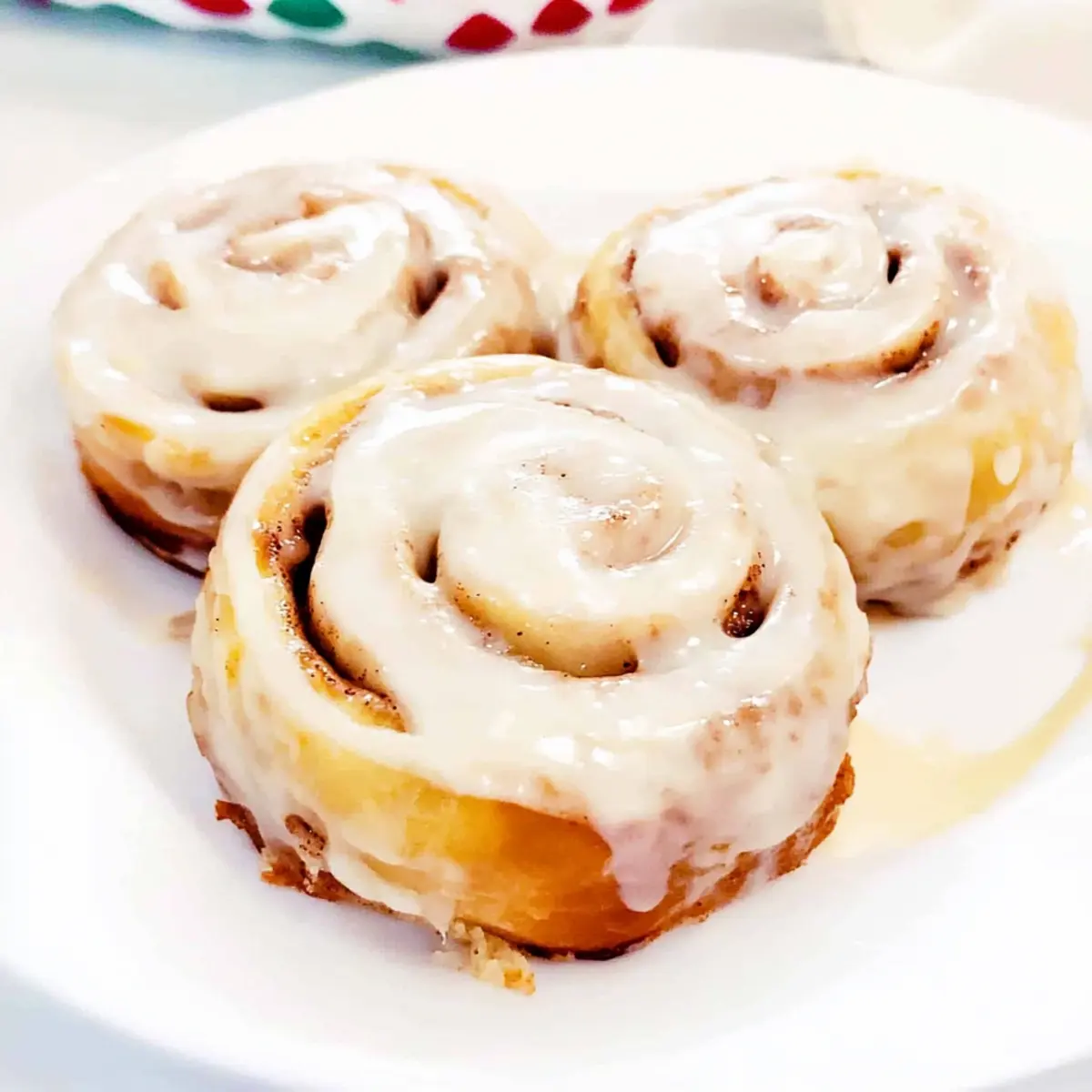 Savory Cinnamon Rolls with Cream Cheese Icing for Comfort Mornings